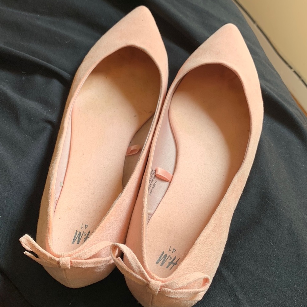 Pink faux sued flats